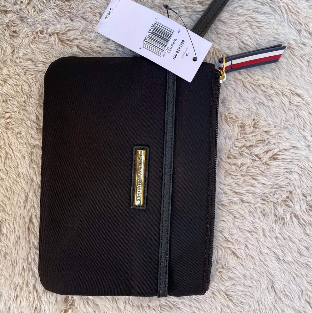Black Textured Tommy Hilfiger Wallet NWT